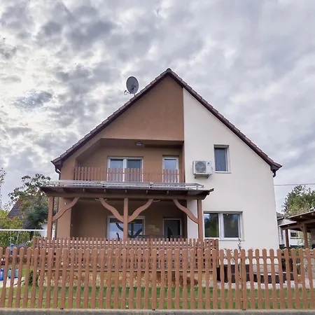 Vadvirag 5 By Dunavibe Apartmán