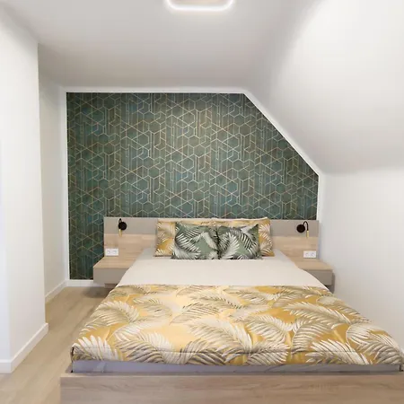 Vadvirag 5 By Dunavibe באיה